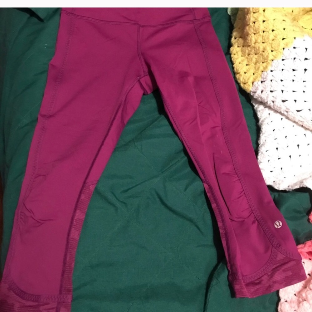Lululemon Crops - Picture 2 of 3